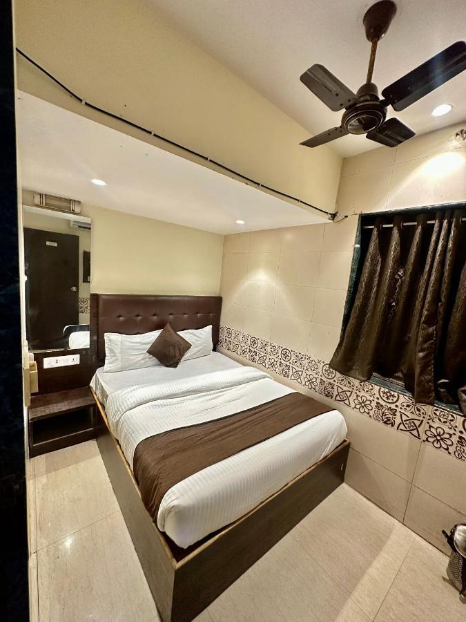 Kalpana Residency - Near Us Embassy Otel Mumbai Dış mekan fotoğraf